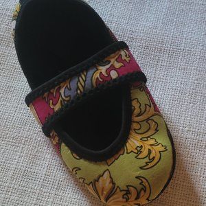 Comfy Indoor Slippers- Nufoot, Paisley, Large, Mary Janes